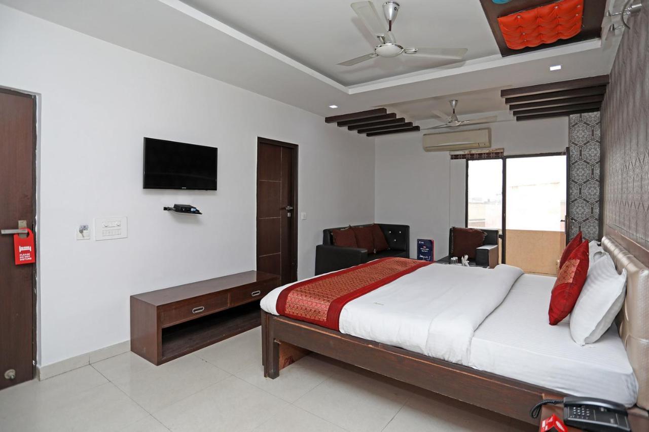 Flora 3* Gurgaon