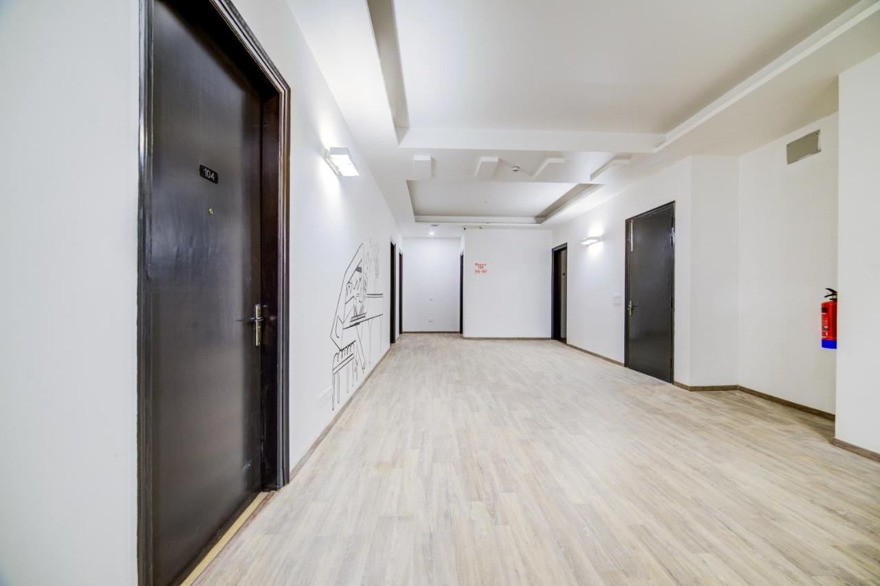 Super Oyo Townhouse 1251 Luxury Hotel Gurgaon