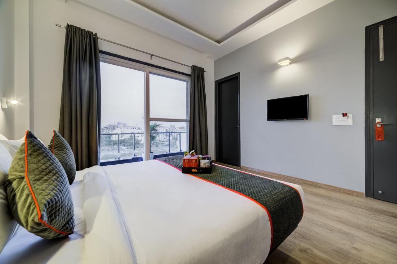 Super Oyo Townhouse 1251 Luxury 4*