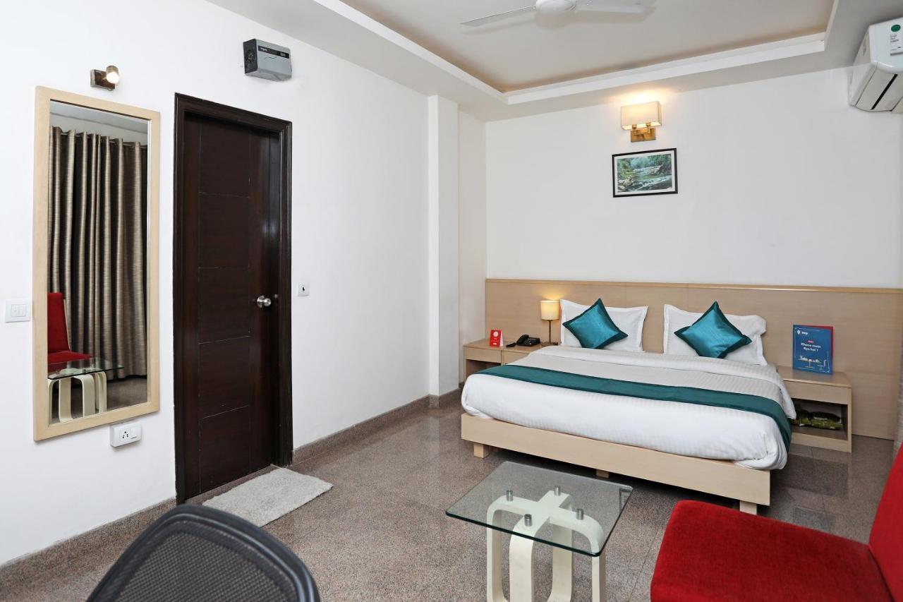 Oyo 10028 Lotus Panache Hotel Gurgaon