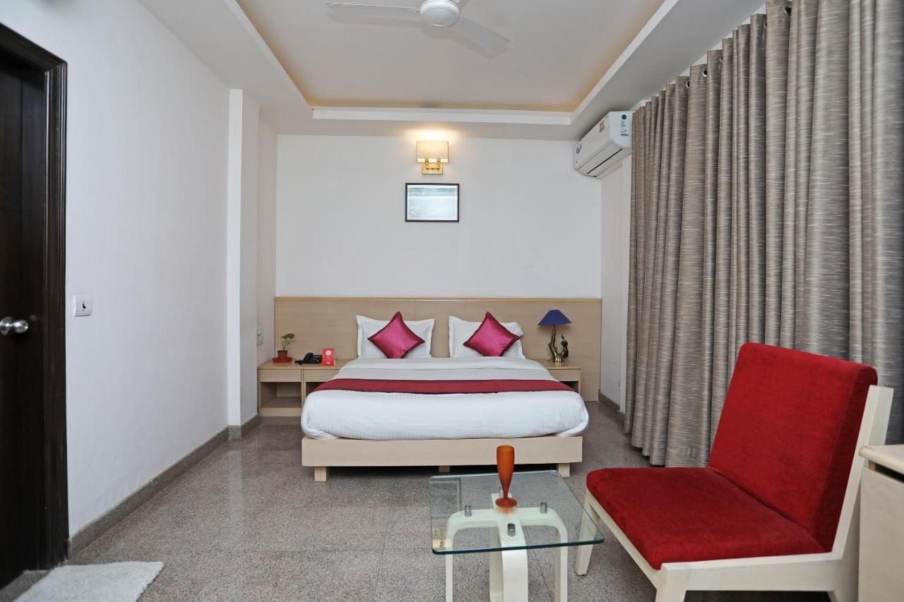 Hotel Oyo 10028 Lotus Panache