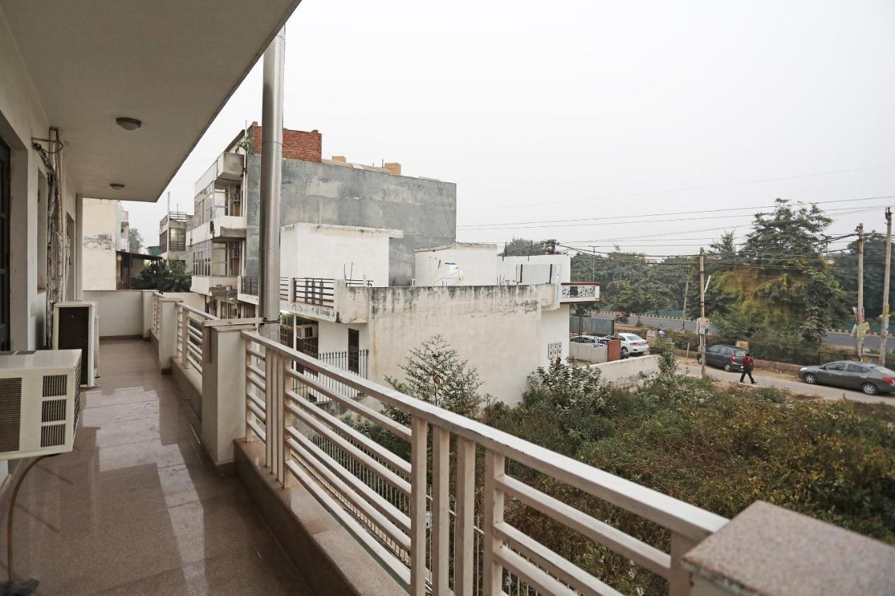 Oyo 10028 Lotus Panache Hotel Gurgaon