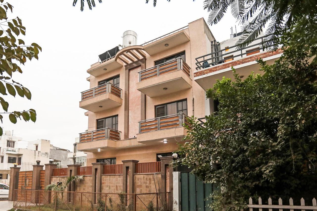 Oyo 10028 Lotus Panache Hotel