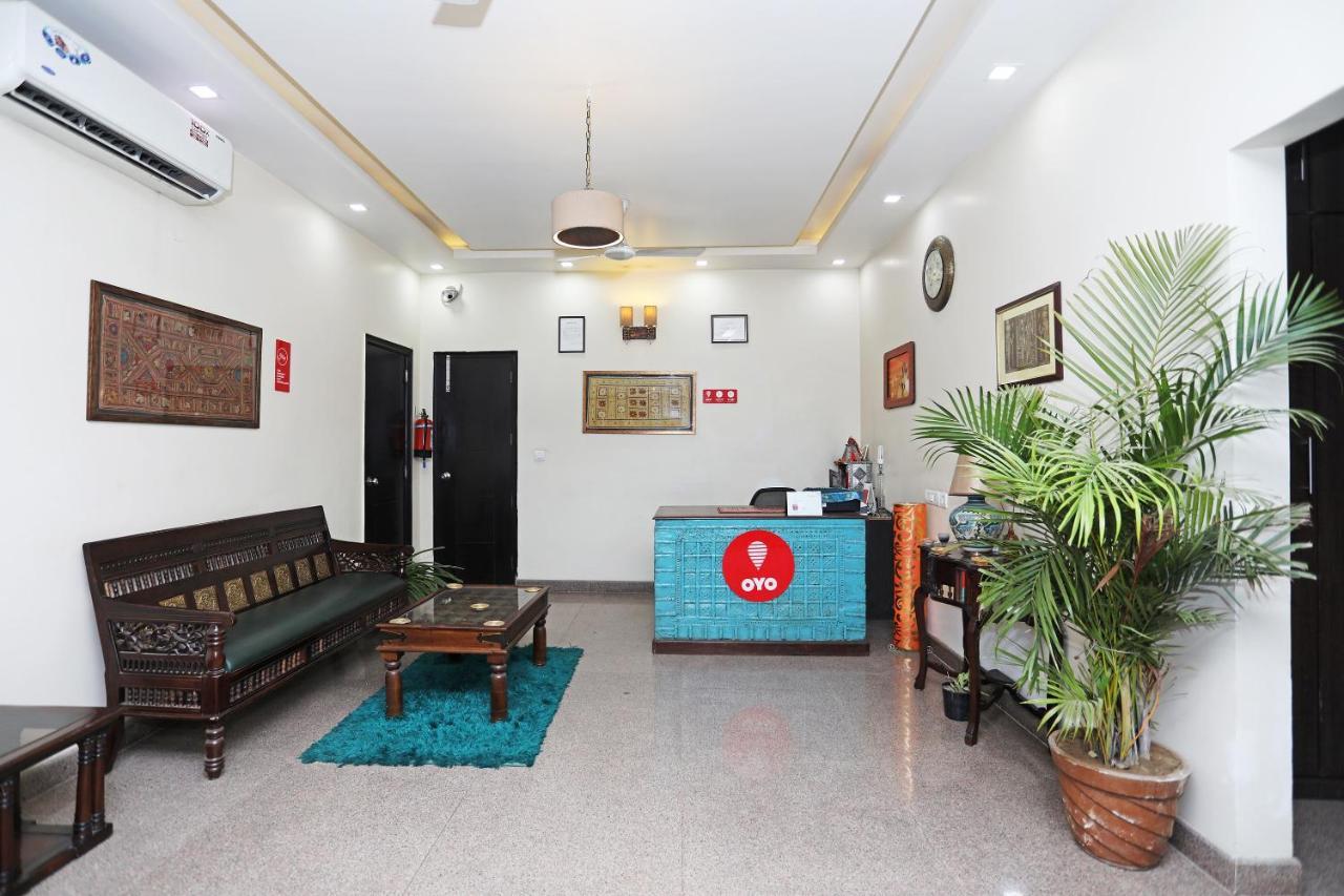 Hotel Oyo 10028 Lotus Panache Gurgaon