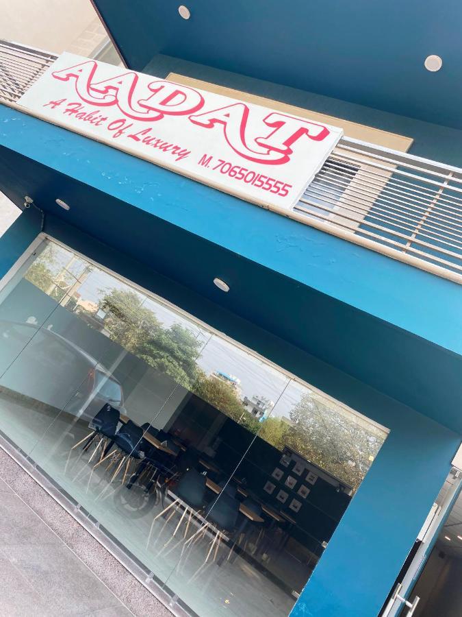 Guest house Aadat Residency Gurgaon