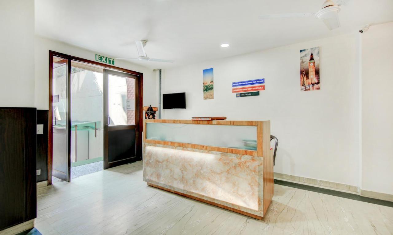 Treebo Iffco Chowk Hotel 3*
