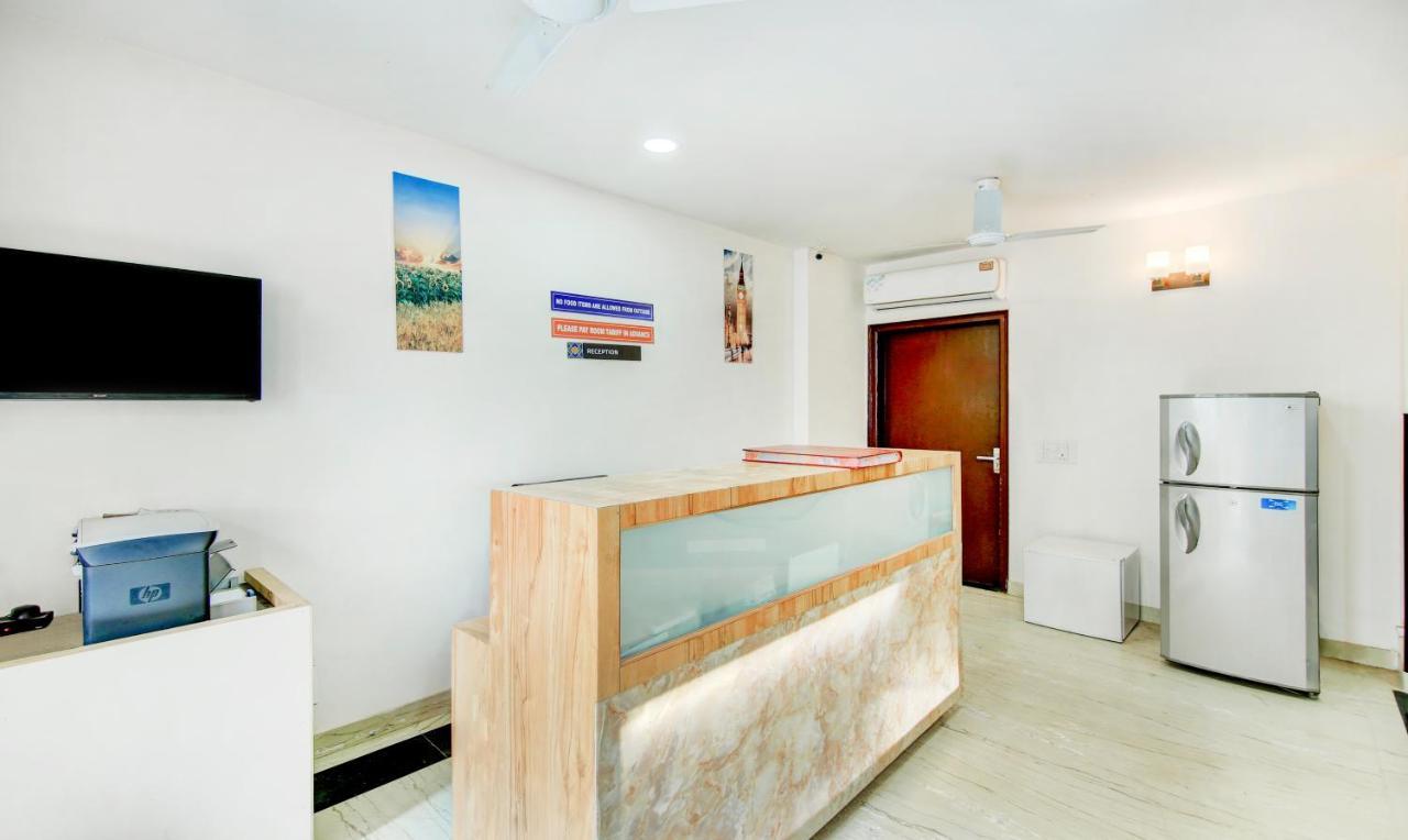 Treebo Iffco Chowk Hotel 3*