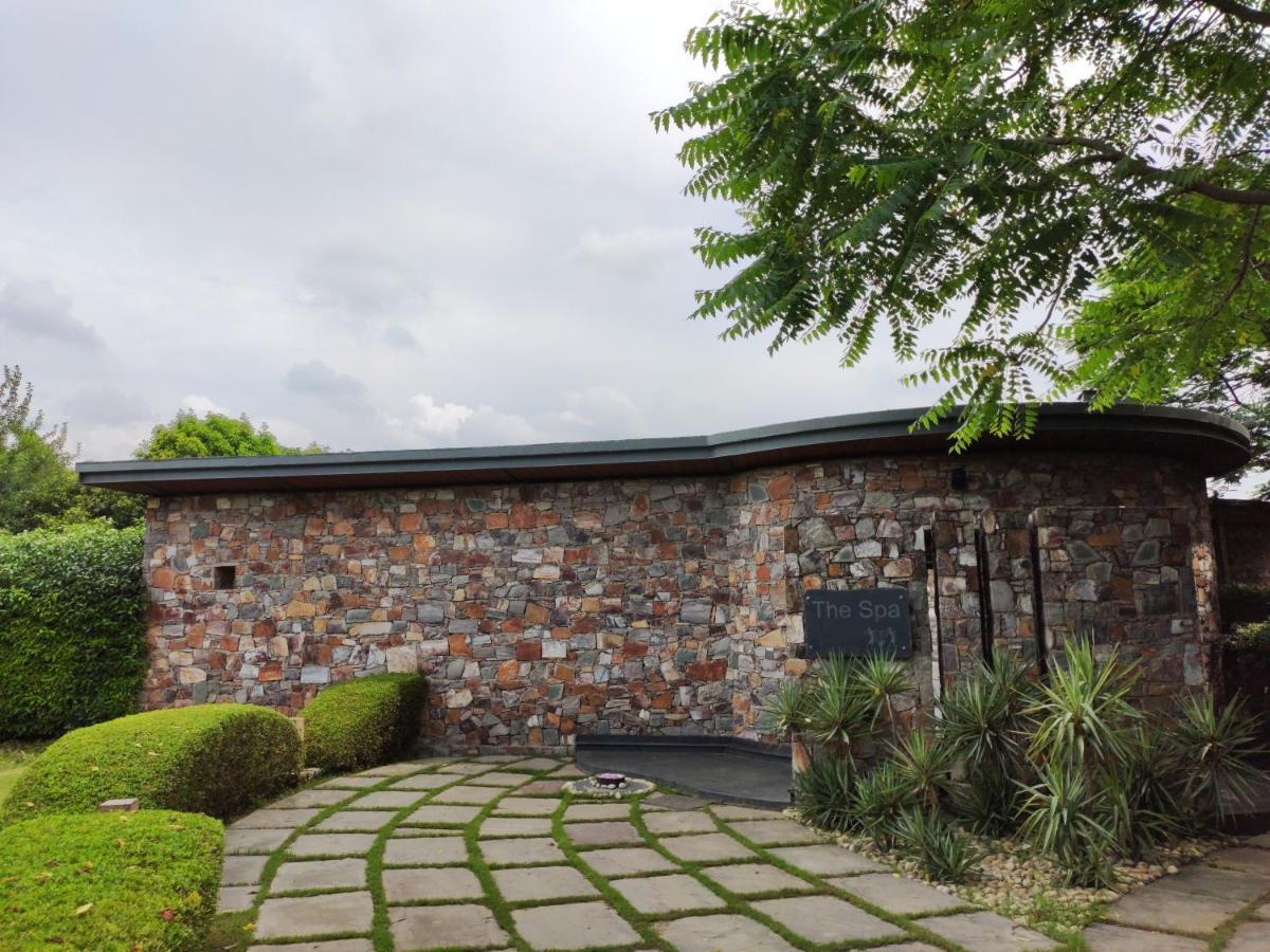 Taj Damdama & Spa, Gurugram Resort Gurgaon