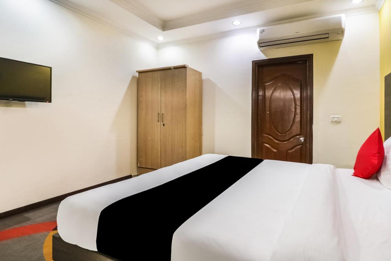 Hotel Capital O Bms Near Appu Ghar