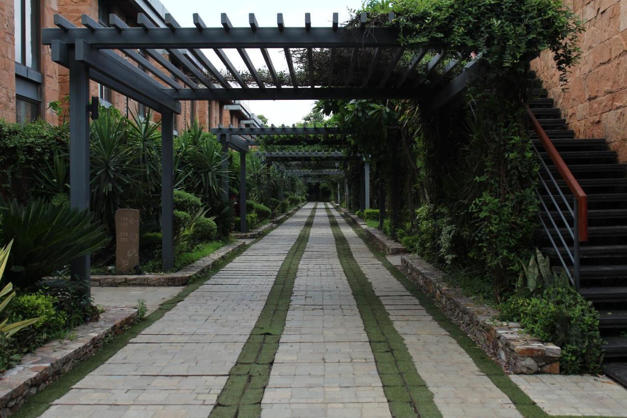 Taj Damdama & Spa, Gurugram Resort 5*