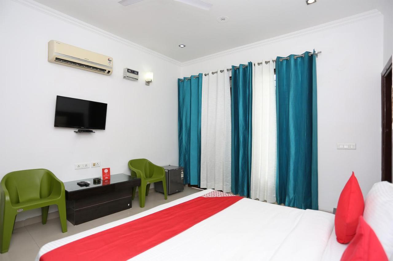 Oyo 16449 Signature Stay's