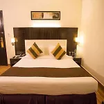 Hotel Crossroads