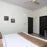 Oyo 14875 The Imperial Residency