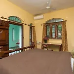 Hostie Chinar Haveli - Heritage Home With Pool, Gurgaon