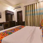 Fabhotel Palm Court