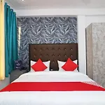 Oyo 26119 Star Hotel