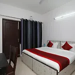 Oyo 11383 Hotel Go Rooms