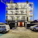 Super Oyo Townhouse 1251 Luxury Stay