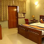 Oyo Premium Dlf Plaza