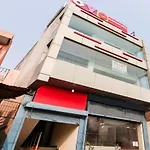 Oyo Flagship 37833 Hotel Safe Stay