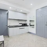 Bedchambers Luxe Apartments - Mg Road