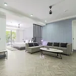 Bedchambers Luxe Apartments - Mg Road