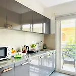 Bluo Studio1 Dlf Cybercity - Balcony, Gym Tt, Lift