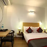 Bk Studio And Rooms Near Huda City Centre