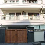 Aura Luxury Studio I Couple Friendly I Near Golf Course Road, Sector 57, Gurgaon