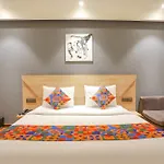 Fabhotel Jhs Studio