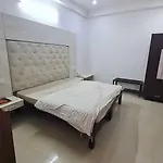 Hotel O Paradise Inn
