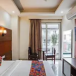Fabhotel Grace Inn