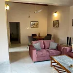 Orchard At Sarai - Private Cottage, Large Lawn, & Pet Friendly