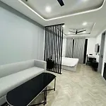 Bedchambers Serviced Apartment, Golf Course, Gurgaon