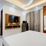 The Empire Studioz Hotel Golf Course Road Studio With Kitchen & Balcony One Horizon Center Paras Hospital Cyber City