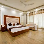 Hotel Leaf 9 Boutique, Near Golf Course Road And Galleria Market