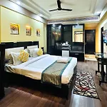 Posh Suites - Golf Course Road