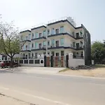 Hotel Leaf 9, Cyber City Near Ambience Mall