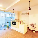 Super Townhouse Sector 52 Near Artemis Hospital