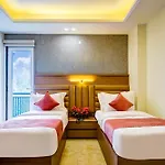 Limewood Stay Near 32Nd Avenue Gurgaon