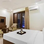 Super Townhouse Akshay Hotel