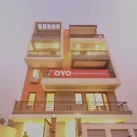 Super Hotel O Comfort Residency Near Artemis Hospital