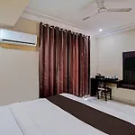 Townhouse Akshay Hotel