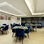 Opo Hotel Iffco Chowk