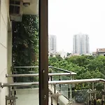 Oyo Premium Galleria Market Dlf4