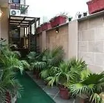 Oyo Premium Sushant Lok 2
