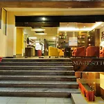 Hotel Crossroads