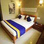 Oyo Premium Sector 14 Delhi Road Gurgaon