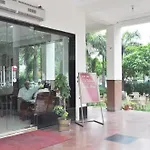 Oyo Premium Old Gurgaon