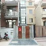 Oyo Rooms Guru Dronacharya Metro 2